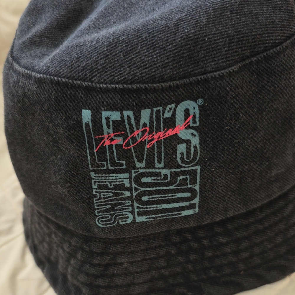 Levi's Black Bucket Hat (Matt #6)